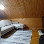 Varpu Chalet Syote